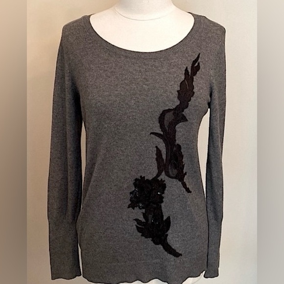 Apt. 9 Grey Black Sequin Lace Appliqué Long Sleeve Casual Sweater Size Small - Picture 1 of 12